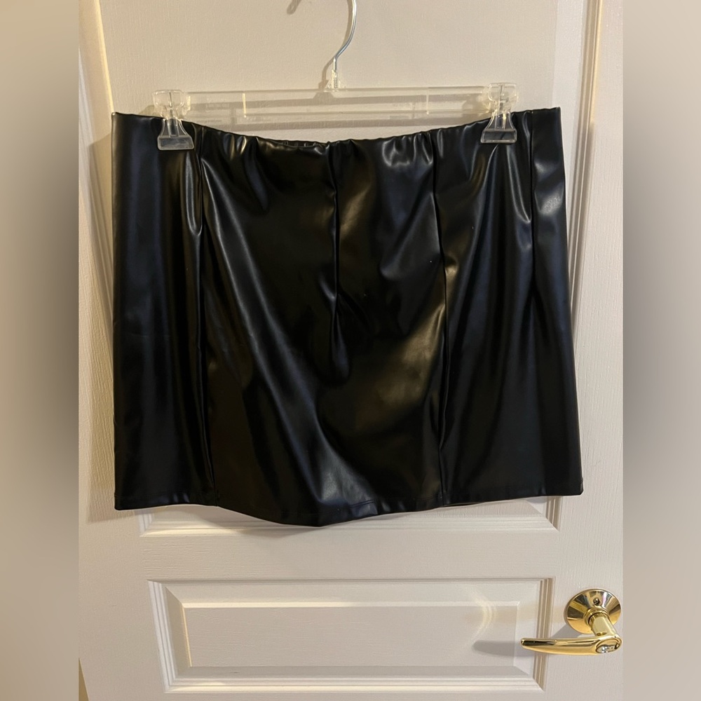 Black mini skirt - ASOS - size 14